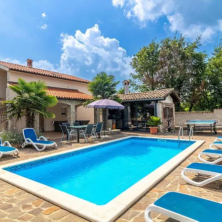 Stunning In With Outdoor Swimming Pool Ferienhaus