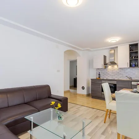 Ladenci Holiday home