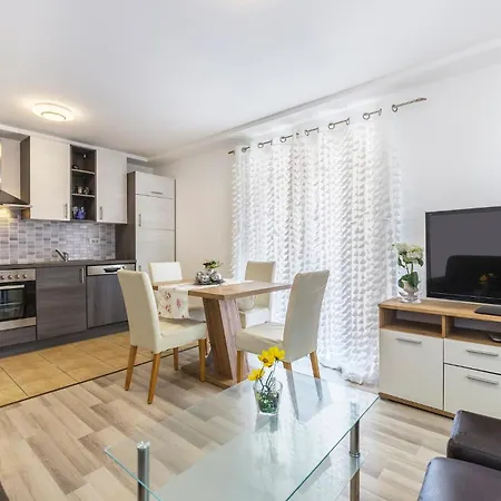 Holiday home Ladenci