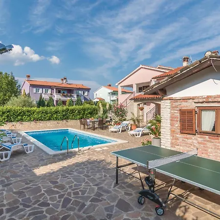 Ladenci Holiday home *